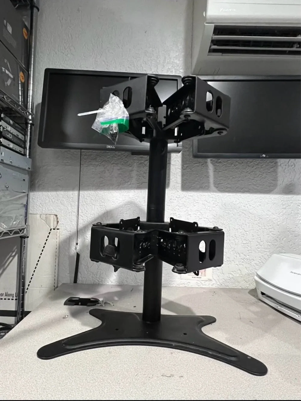 DELL Adjustable 4-Screen Monitor Stand - Black